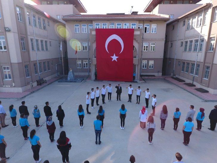 Pazarlar’dan Mehmetçiğe klip G1