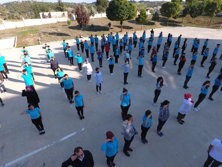 Pazarlar’dan Mehmetçiğe klip G2