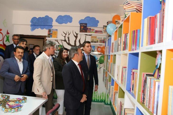 NEVÜ’den köy okuluna ‘Prof. Dr. Fuat Sezgin Kütüphanesi’ G2