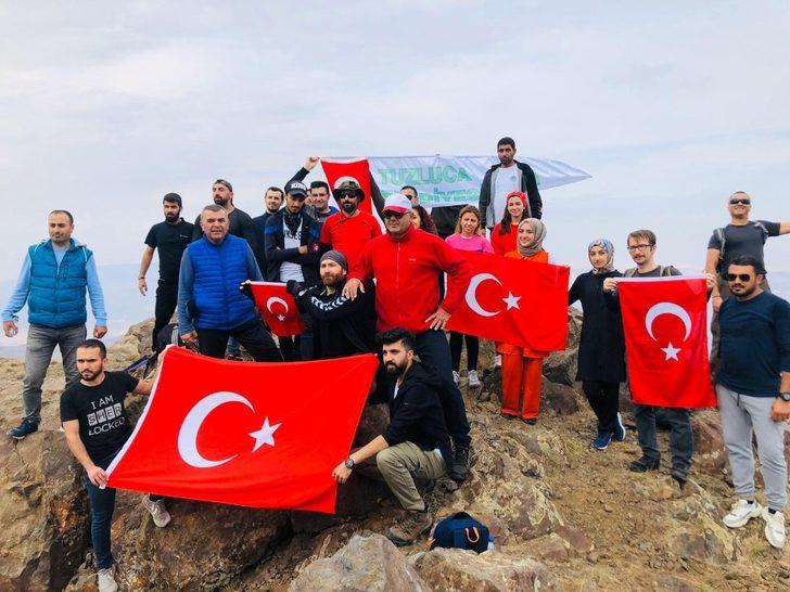 Tuzluca’da Tekelti Dağına Cumhuriyet Bayramı anısına tırmanış düzenlendi G2