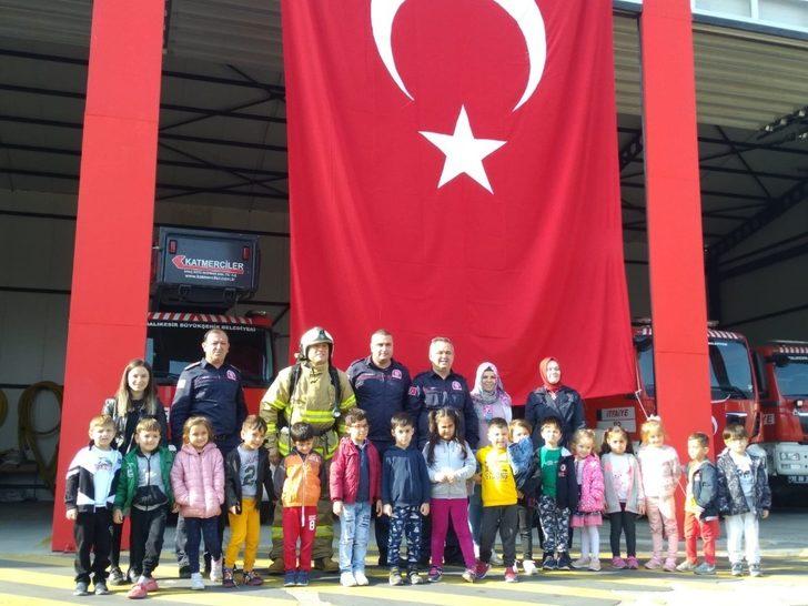 Anaokulu öğrencileri İtfaiyecileri ziyaret etti G1