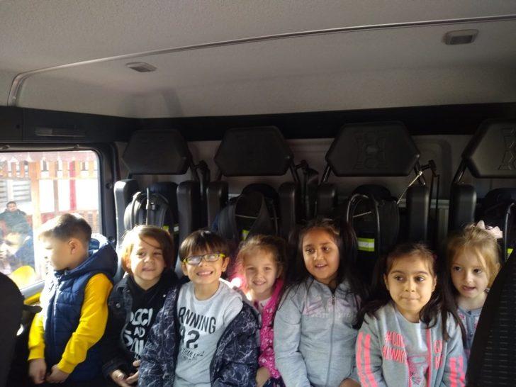 Anaokulu öğrencileri İtfaiyecileri ziyaret etti G2