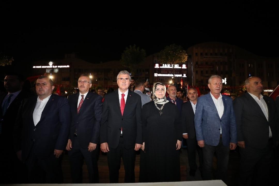 Başkan Y&uuml;ce: "29 Ekim egemenlik ve bağımsızlığın sembol&uuml;d&uuml;r"