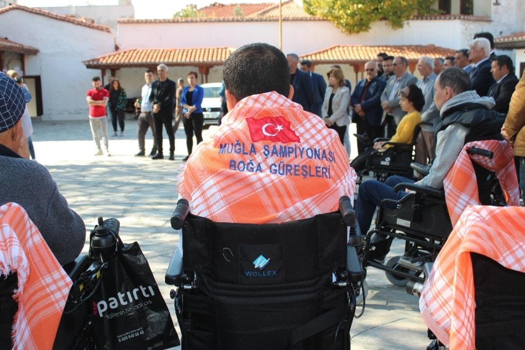 Engeller bu kez boğa g&uuml;reşi ile ortan kalktı