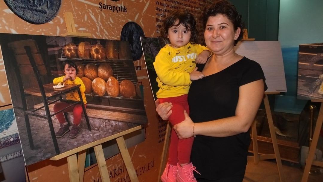 Burhaniye&rsquo;de amat&ouml;rlerin fotoğraf sergisi yoğun ilgi g&ouml;rd&uuml;