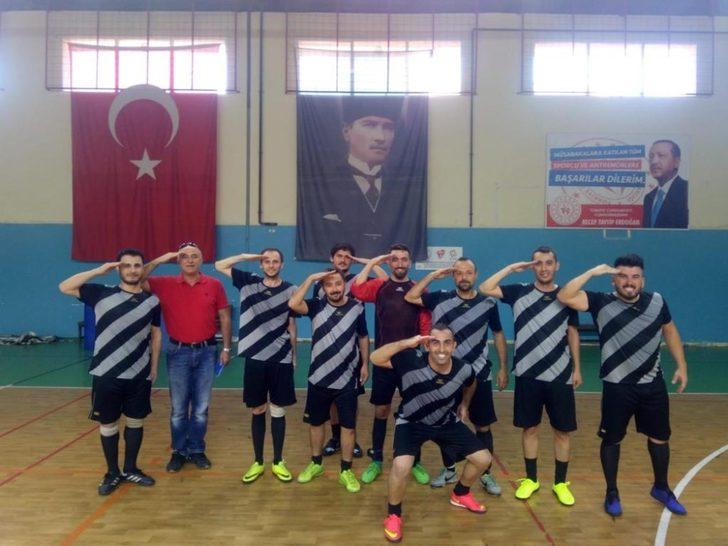 Kulalı öğretmenler Manisa şampiyonu G1