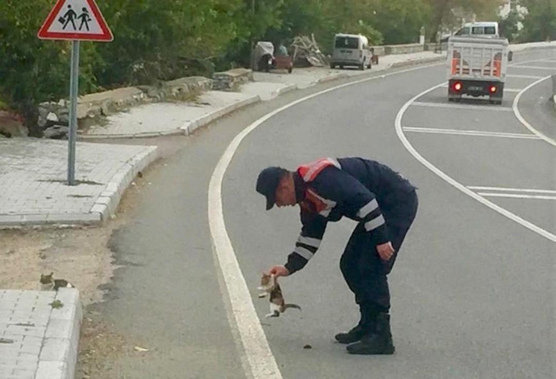 Jandarmadan duygulandıran davranış