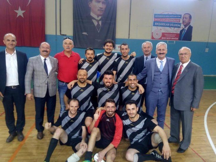 Kulalı öğretmenler Manisa şampiyonu G2