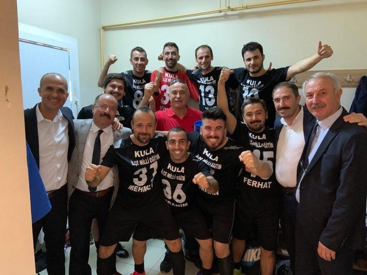 Kulalı öğretmenler Manisa şampiyonu G3