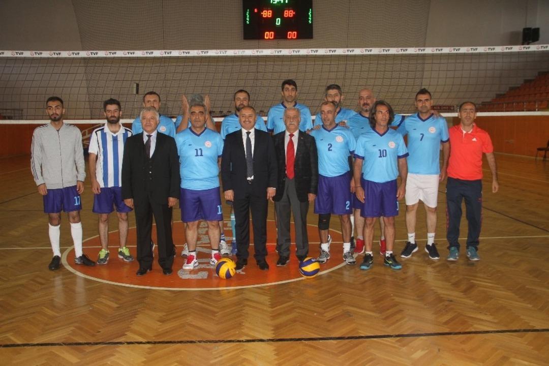 Elazığ&rsquo;da T&uuml;rkiye &Ouml;ğretmenler Kupası &ouml;d&uuml;l t&ouml;reni