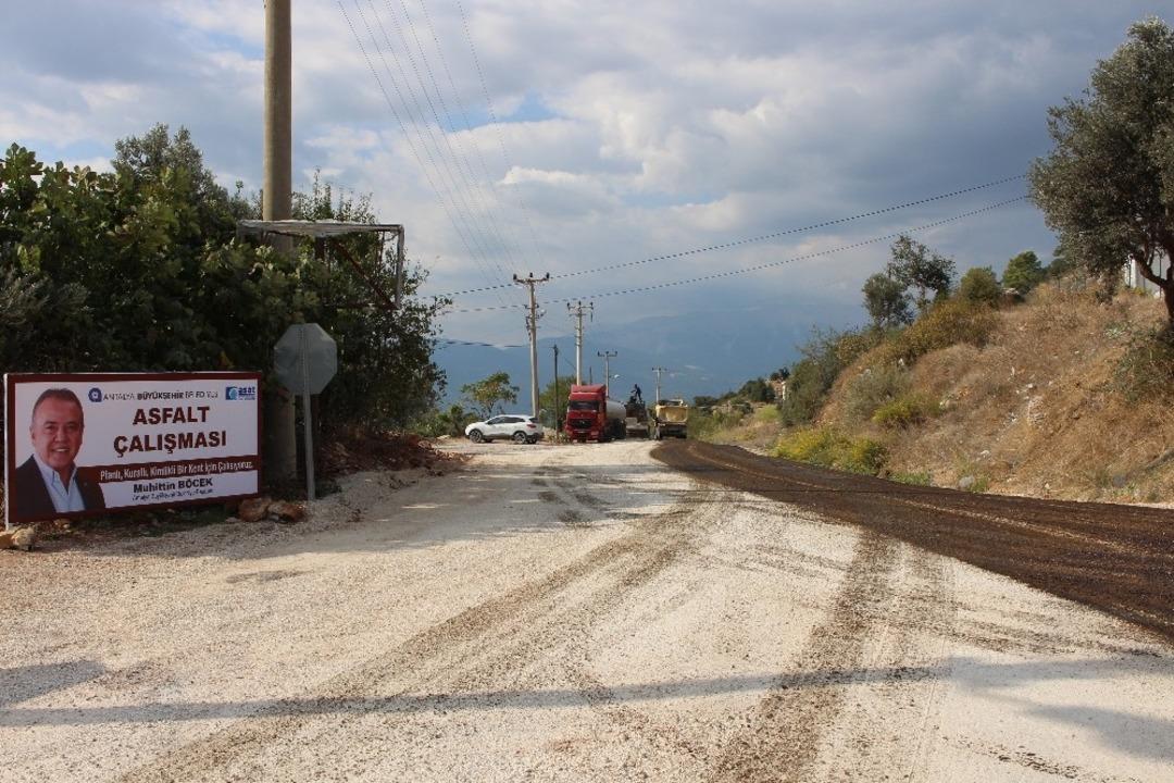 Kumluca&rsquo;da alt yapı sonrası asfalt