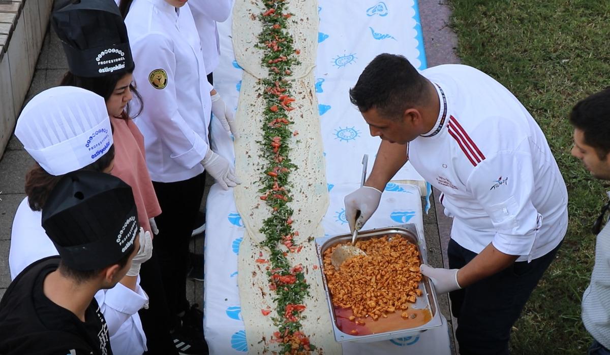 Narenciye Festivali i&ccedil;in 33 metrelik tantuni