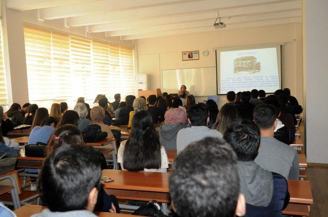 DÜ’de sivil savunma konferansı düzenlendi