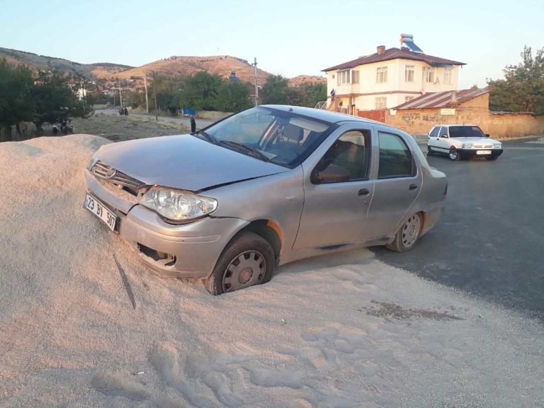 Elazığ&rsquo;da trafik kazası: 2 yaralı