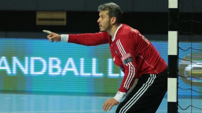 Asker selamı verdi, sözleşmesi feshedildi! Skandal karar