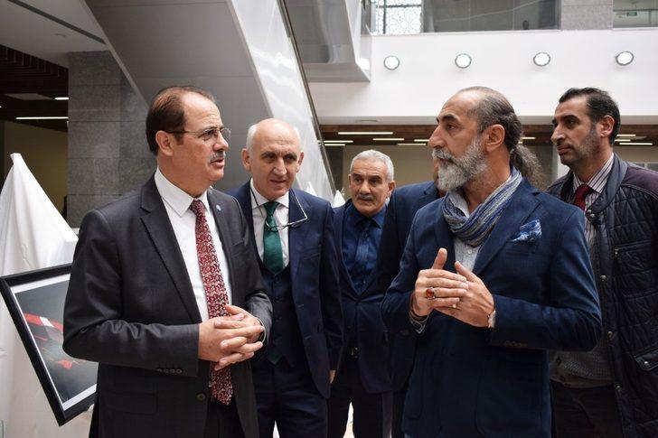 İstiklal Marşı mısraları ‘Şühedaya Saygı’ için bayrak fotoğraflarıyla buluştu G1