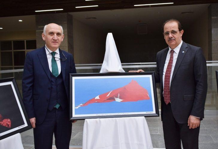 İstiklal Marşı mısraları ‘Şühedaya Saygı’ için bayrak fotoğraflarıyla buluştu G2