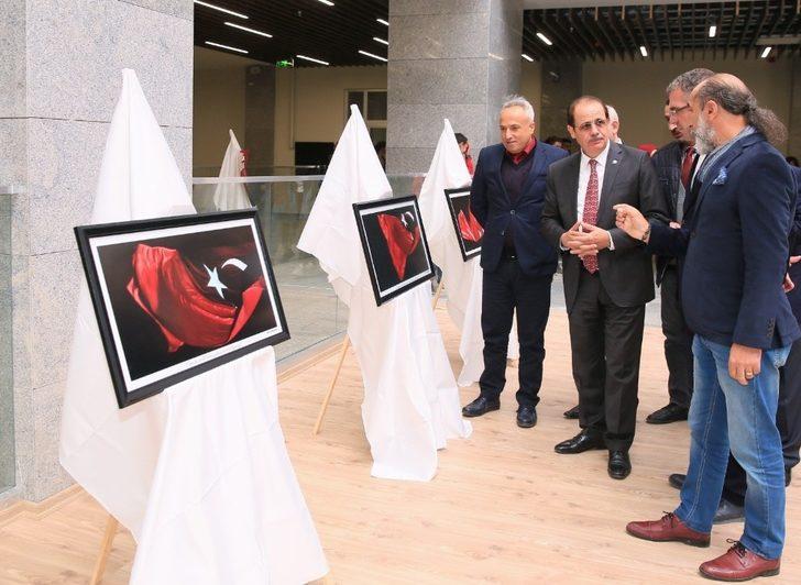 İstiklal Marşı mısraları ‘Şühedaya Saygı’ için bayrak fotoğraflarıyla buluştu G4