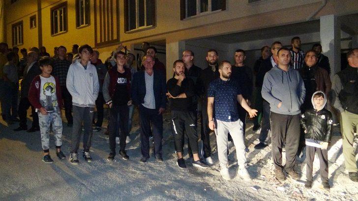 Kavga ettiği kardeşini içeri kilitleyip evi yakıp kaçtı G4