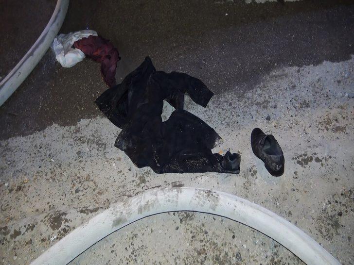 Kavga ettiği kardeşini içeri kilitleyip evi yakıp kaçtı G5