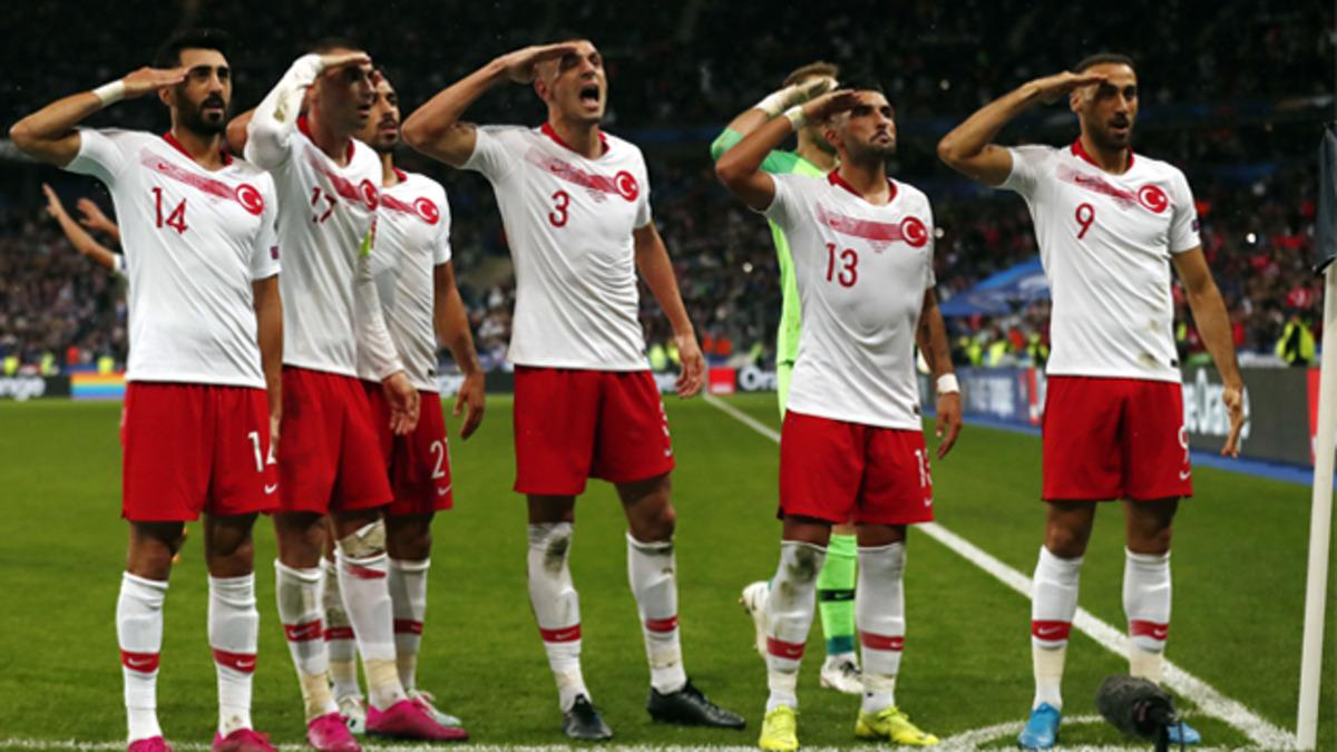 Juventus devre arasında Merih Demiral ile yolları ayırabilir