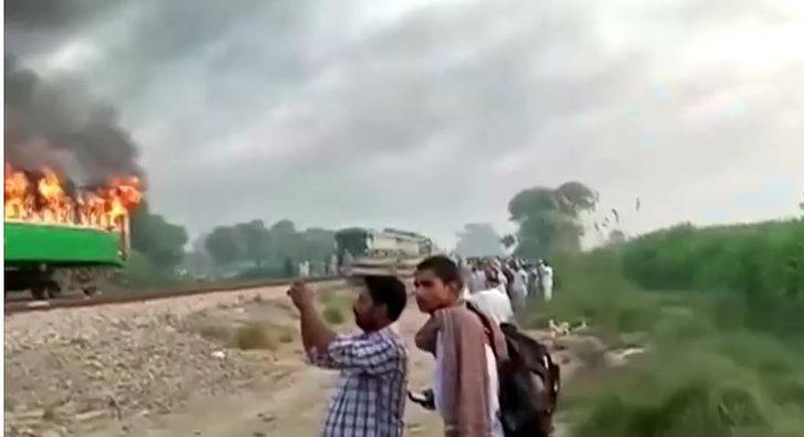 Pakistan'da yolcu treninde yangın faciası! Çok sayıda ölü var G3