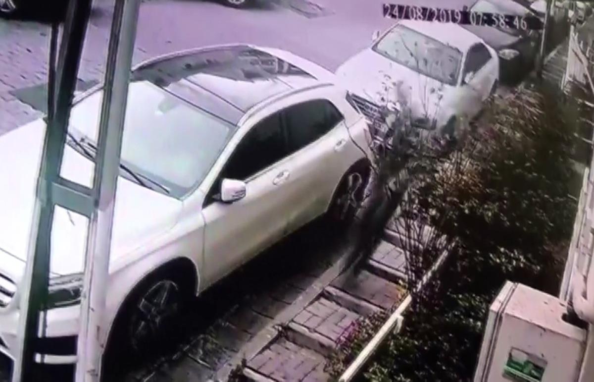 Kağıthane'de hırsız ev sahibine yakalanınca camdan atladı