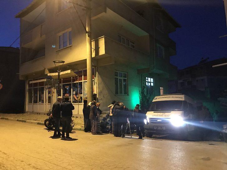 Kapıyı kırıp girdiler, yaşlı adamın cesedini buldular G2