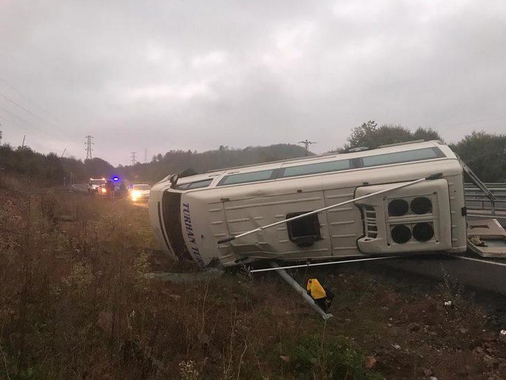 Zonguldak'ta maden işçilerini taşıyan minibüs kaza yaptı: 15 yaralı G2