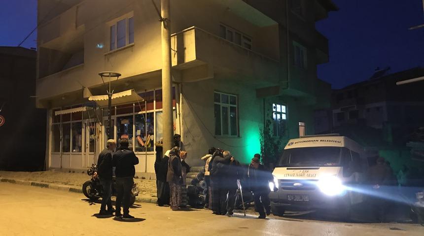 Kapıyı kırıp girdiler! Karşılaştıkları manzara şoke etti