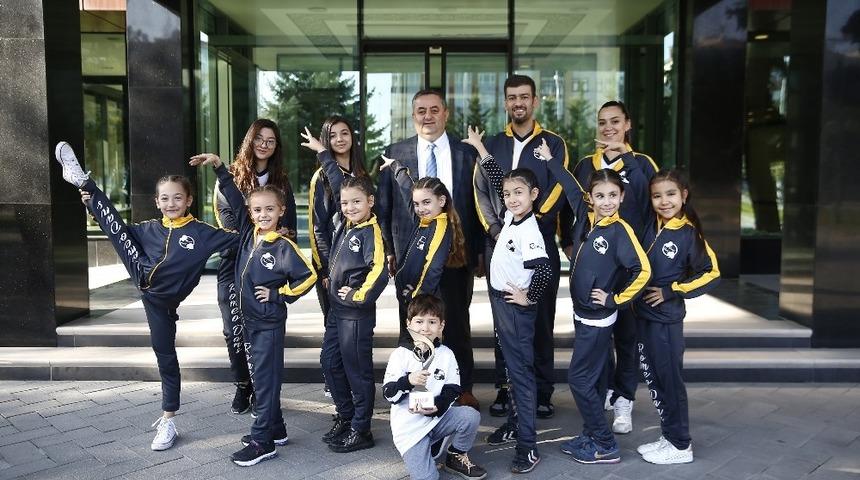 Mili Dans&ccedil;ılar B&uuml;y&uuml;kşehir&rsquo;de