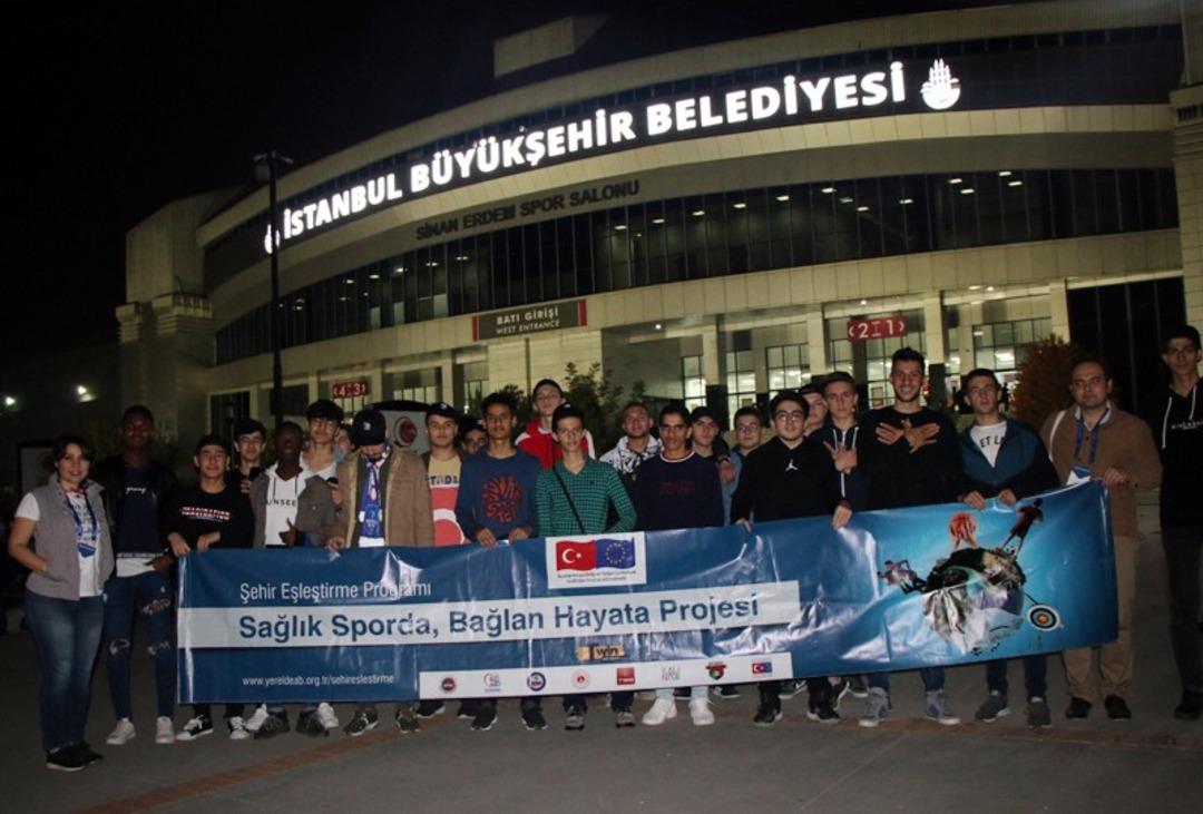 Bayrampaşa&rsquo;dan Anadolu Efes&rsquo;e taraftar desteği