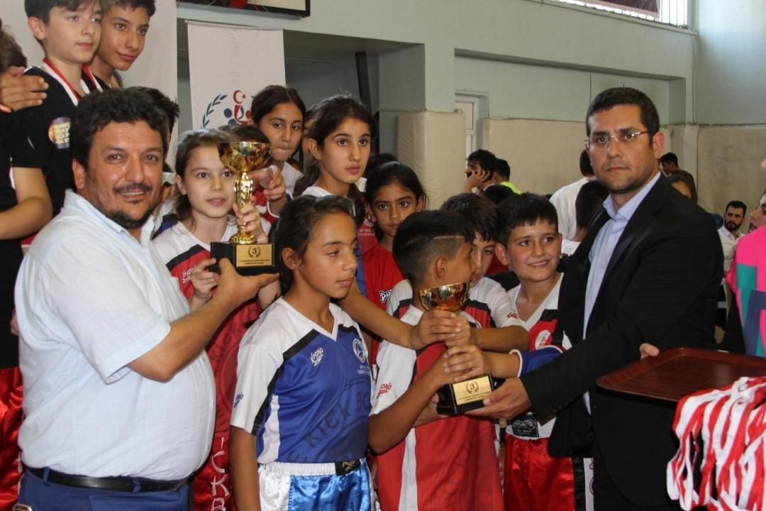 Ceyhan&rsquo;da kick boks heyecanı