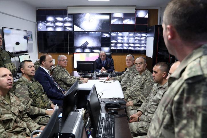 Son dakika! Milli Savunma Bakanı Akar: Her an her şey olabilir G1