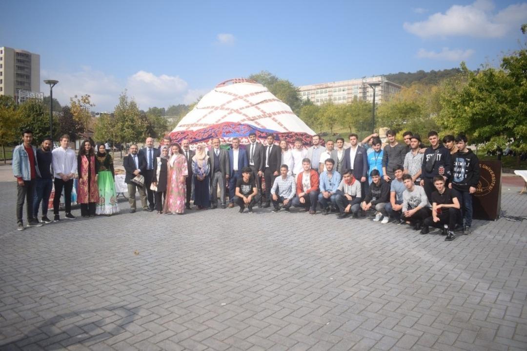 T&uuml;rk d&uuml;nyasının toyu Konuralp yerleşkesinde kuruldu