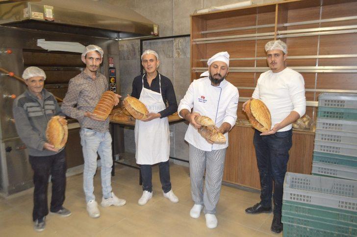 Nohut mayalı ekmeği tanıtmak için şehir şehir dolaşıyor G1