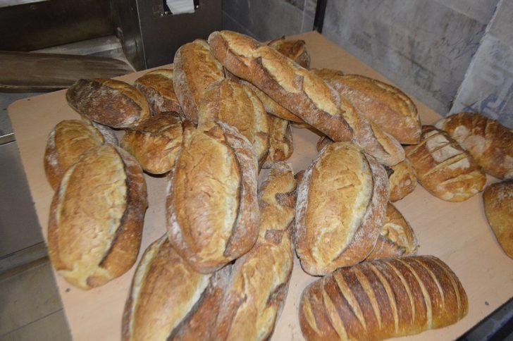 Nohut mayalı ekmeği tanıtmak için şehir şehir dolaşıyor G3