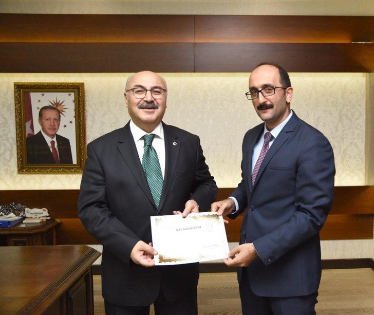 Vali Köşger’den DSİ Bölge Müdürü Balta’ya başar belgesi G2