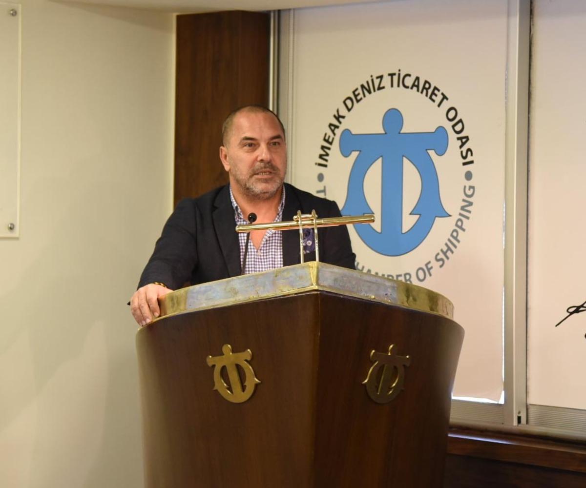 Pire Limanı doldu, İzmir limanları i&ccedil;in fırsat doğdu