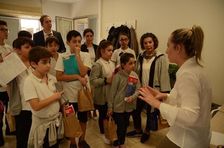 Kuşadası Belediyesi’ne ziyaret eden öğrenciler şehrin sorunlarını ve çözüm önerilerini dinledi G5