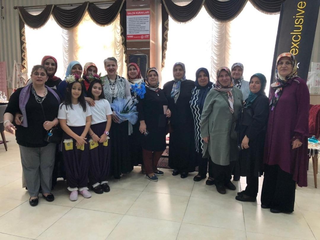 G&Ouml;LMEK kursiyerlerinden el sanatları sergisi