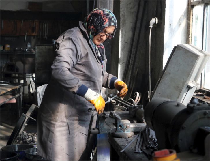 Kadın isterse yapar! Gizlenerek girdiği sanayinin Nezahat Ustası oldu