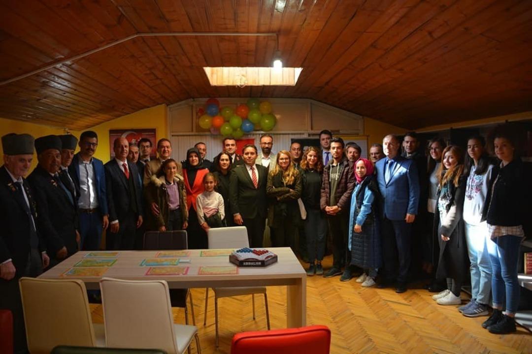 Şuhut&rsquo;ta Fatih Ortaokulu&rsquo;na k&uuml;t&uuml;phane