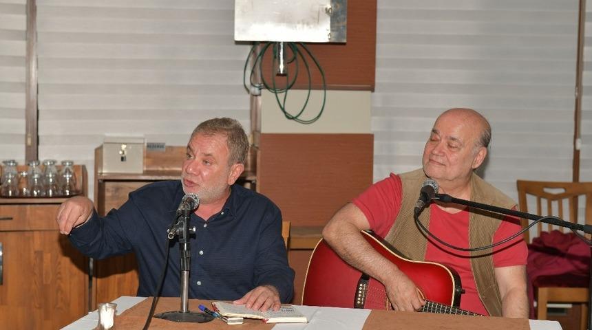 &Ccedil;iğli&rsquo;de sanat gecesine yoğun ilgi