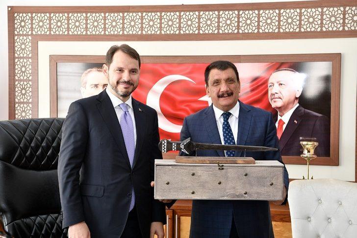 Bakan Albayrak, Malatya Büyükşehir Belediyesini  ziyaret etti G2