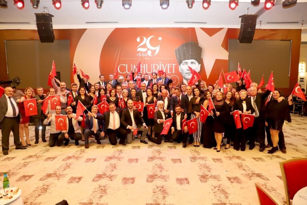 İş insanları Cumhuriyet kutlamasında buluştu