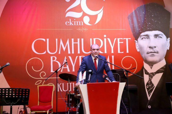 İş insanları Cumhuriyet kutlamasında buluştu G4