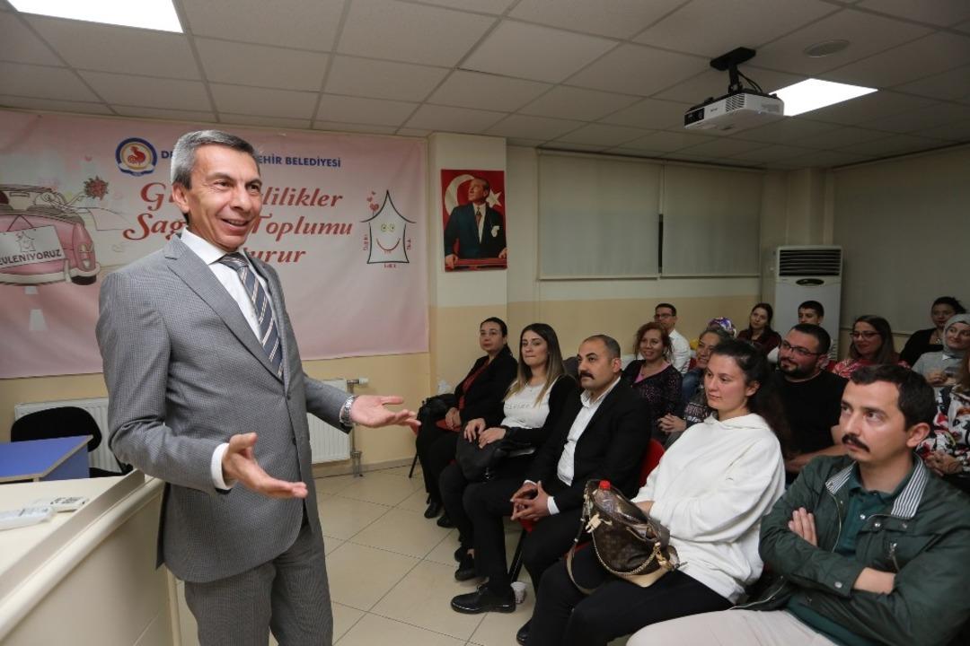 Hamilelik Okulu 16. d&ouml;nem mezunlarını verdi