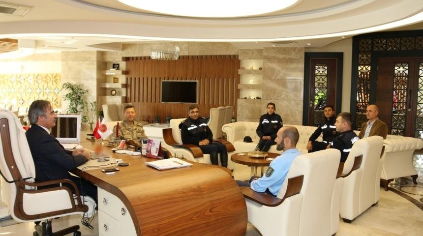 Portekizli komutandan NEV&Uuml;&rsquo;ye ziyaret