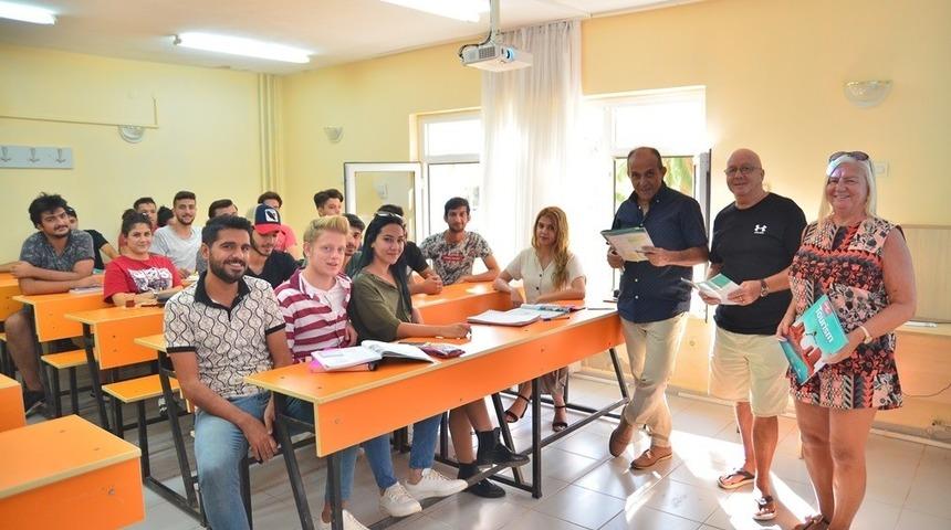 Didim MYO &ouml;ğrencileri dillerini pratikle g&uuml;&ccedil;lendiriyor